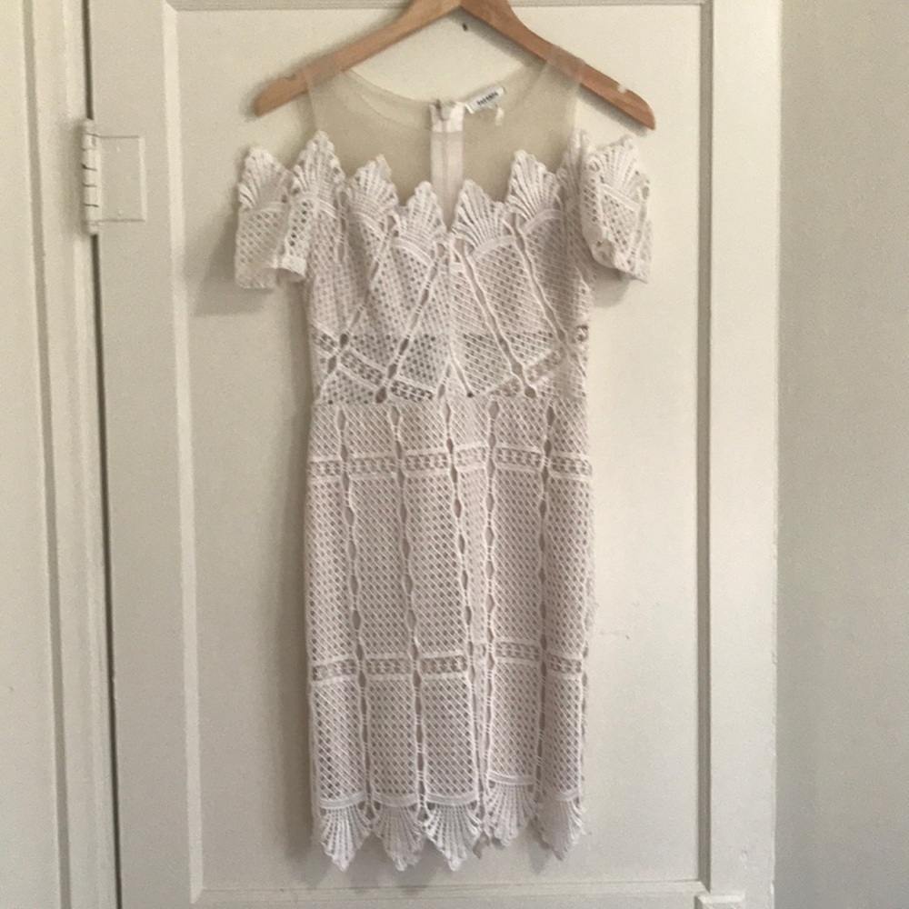 Ivory lace off the shoulder cap sleeves dress 💕